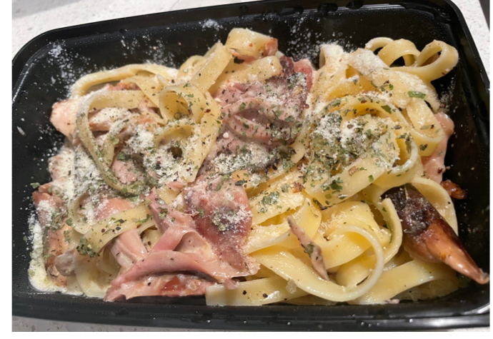 Pasta with meet and flat rice noodle