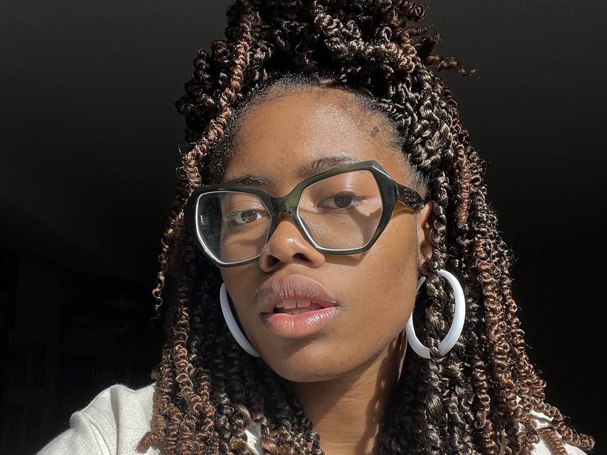 Geneva poses for a selfie.