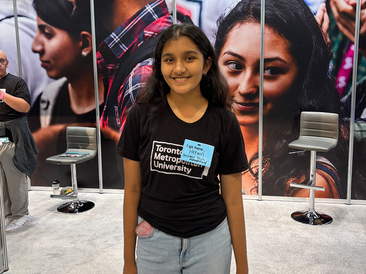 Hetavi at the Ontario Universities' Fair.