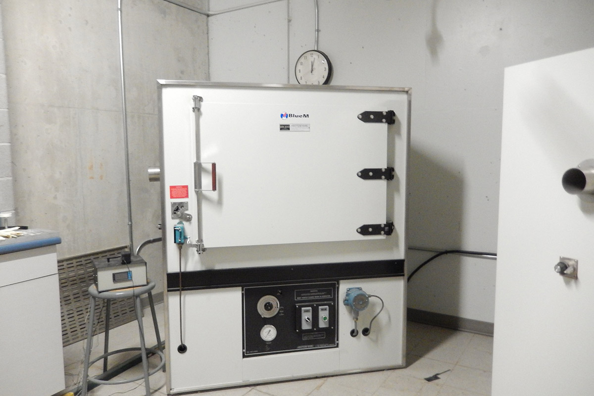 Heat treatment oven used for testing temperature profiles over long periods of time and providing long term heat treatment to various materials.