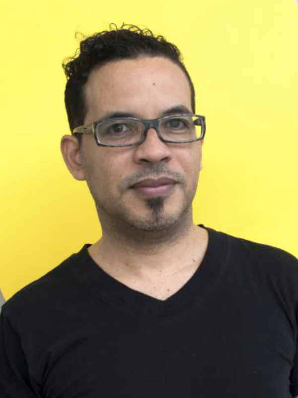 Dr Henry Navarro Delgago