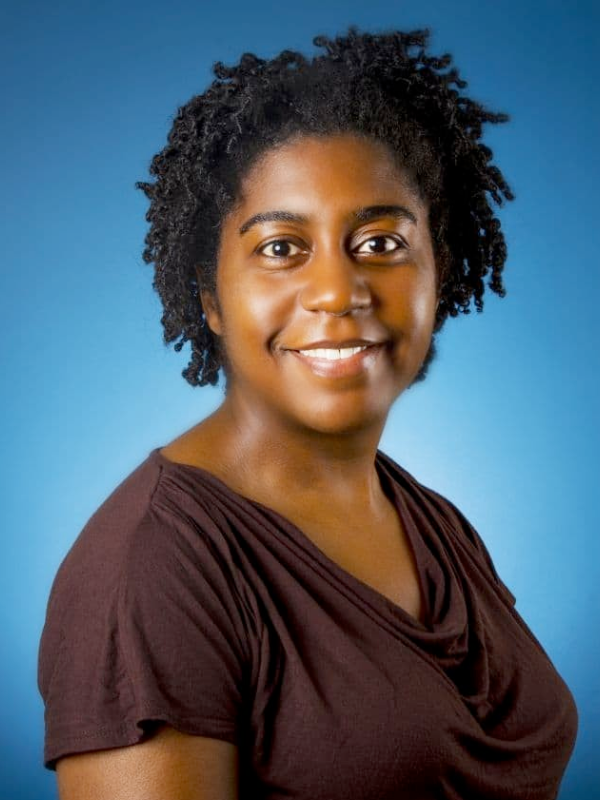 Dr Nicole Neverson