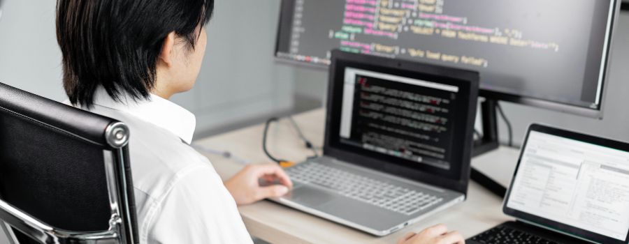 Evaluating Credential Signals in IT Hiring Intentions