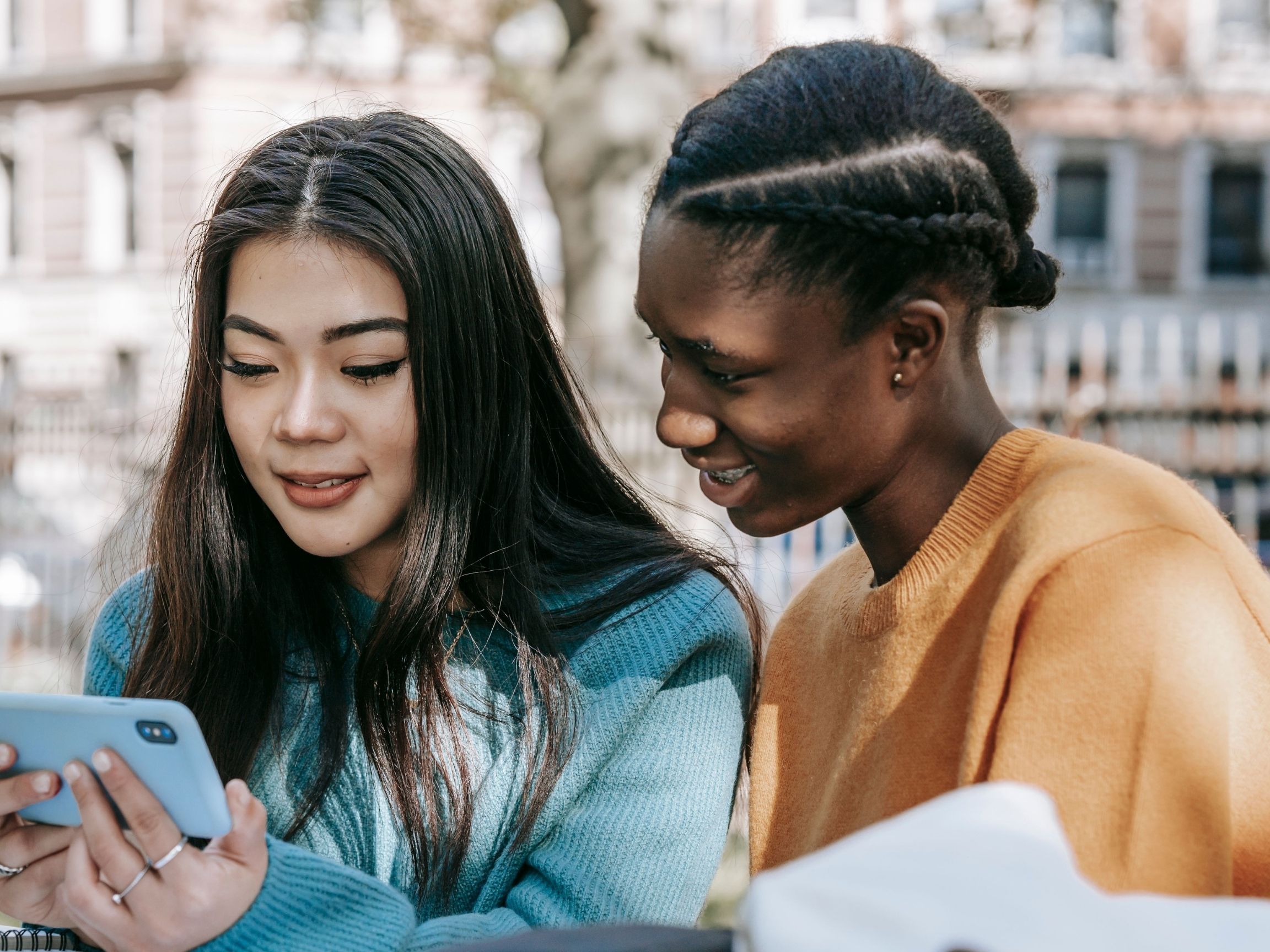 Digital Technology Use and Links to Mental Health Among Migrant Youth