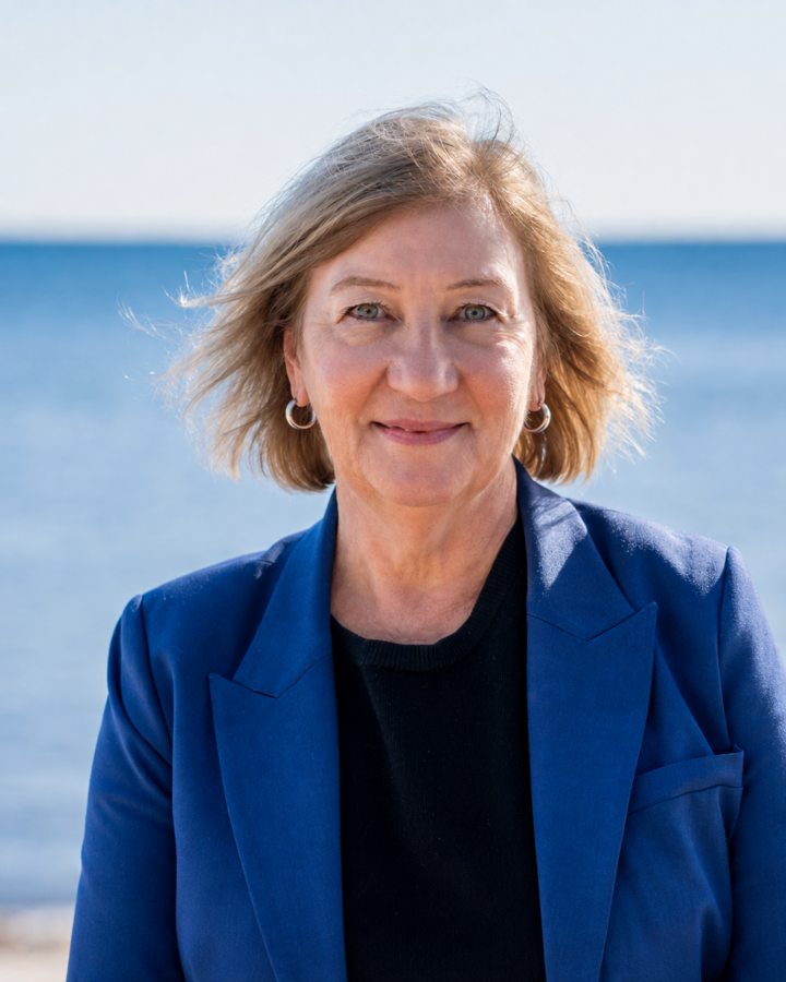 Portrait of Dr. Carolyn Johns