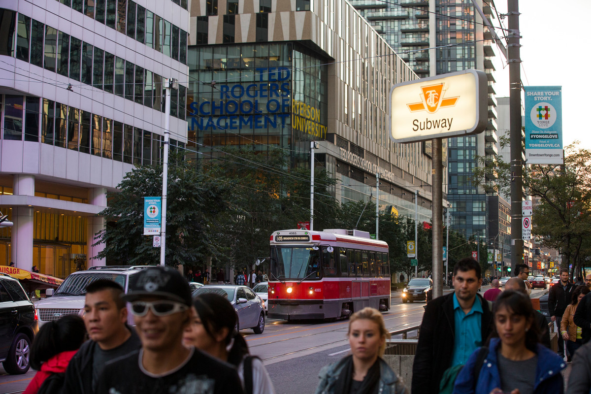 Entrance, Bay street subway station