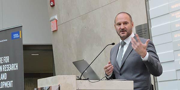 Paul Smetanin presents