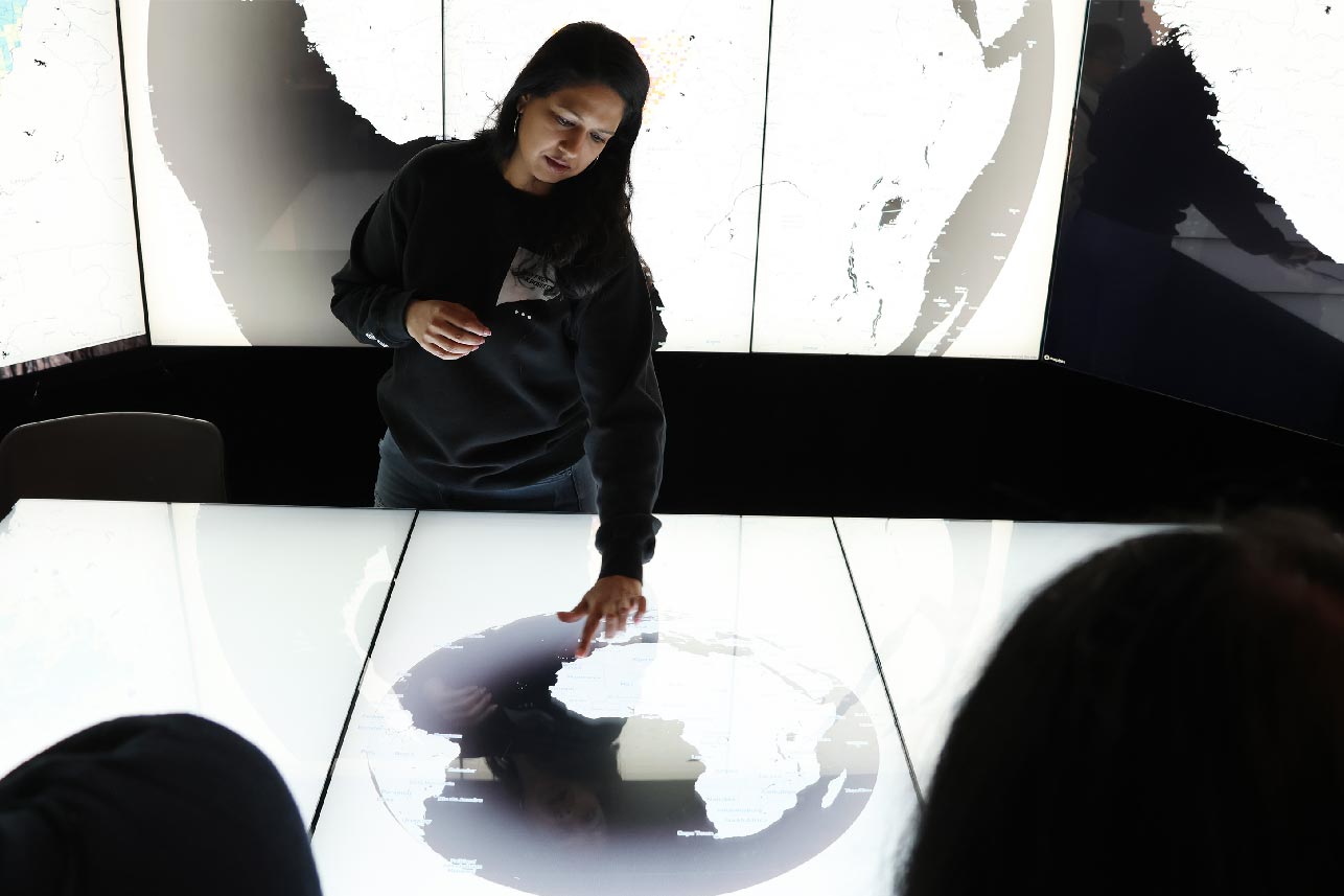 Winter School participants visiting the Synlab at TMU