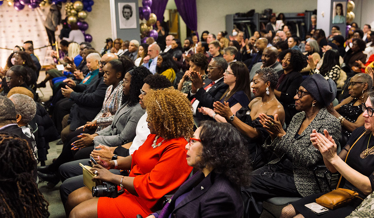 Attendees at the Viola Desmond Awards clapping. 