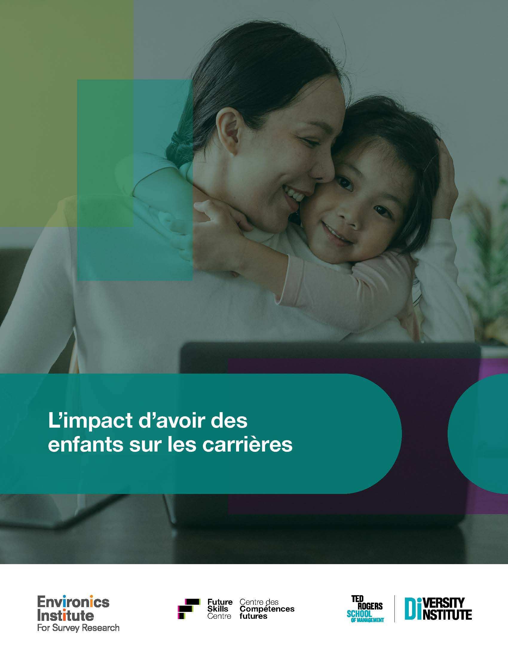 Une couverture de rapport montrant un enfant serrant sa mère dans ses bras, qui a un ordinateur portable ouvert devant elle.