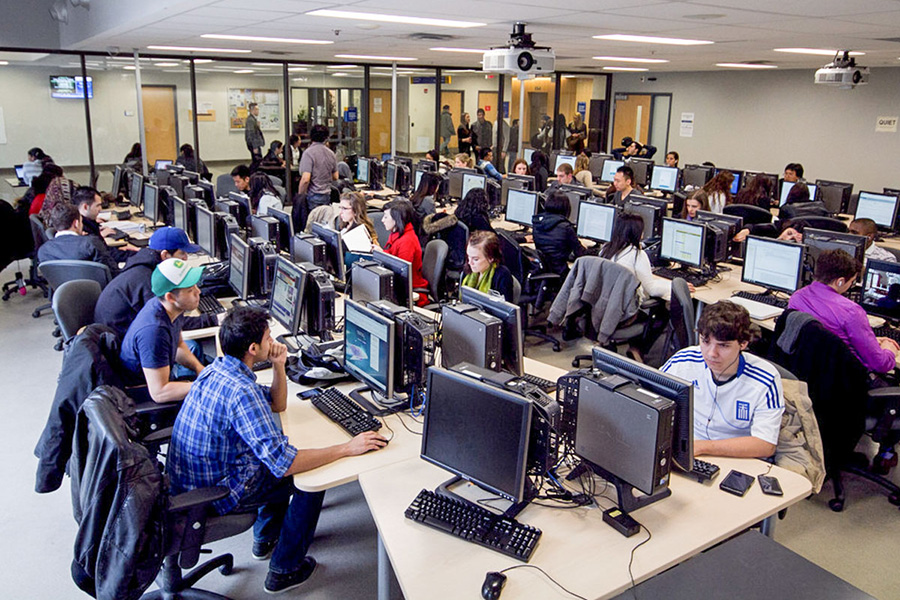 Group shot of students in a computer lab