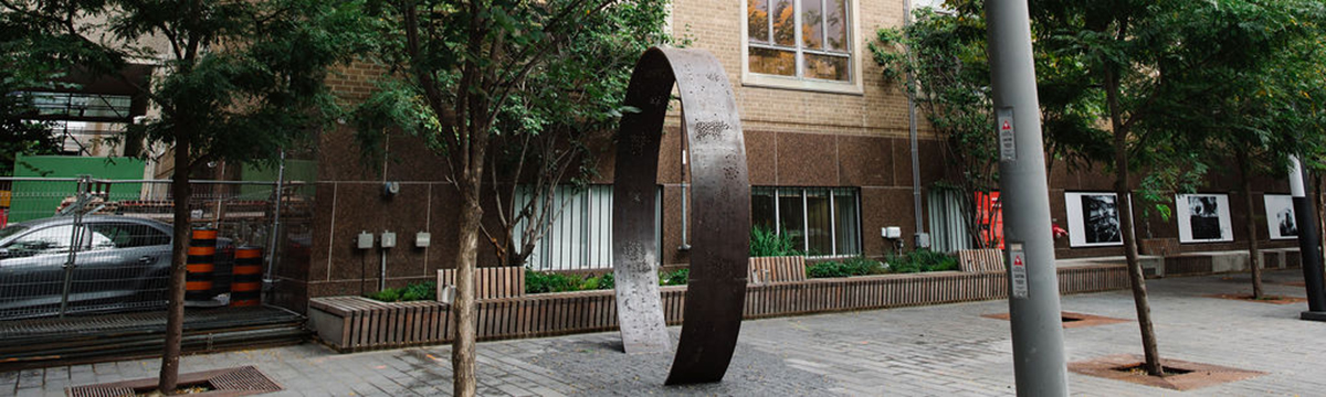 Side view of the sculpture of a ring