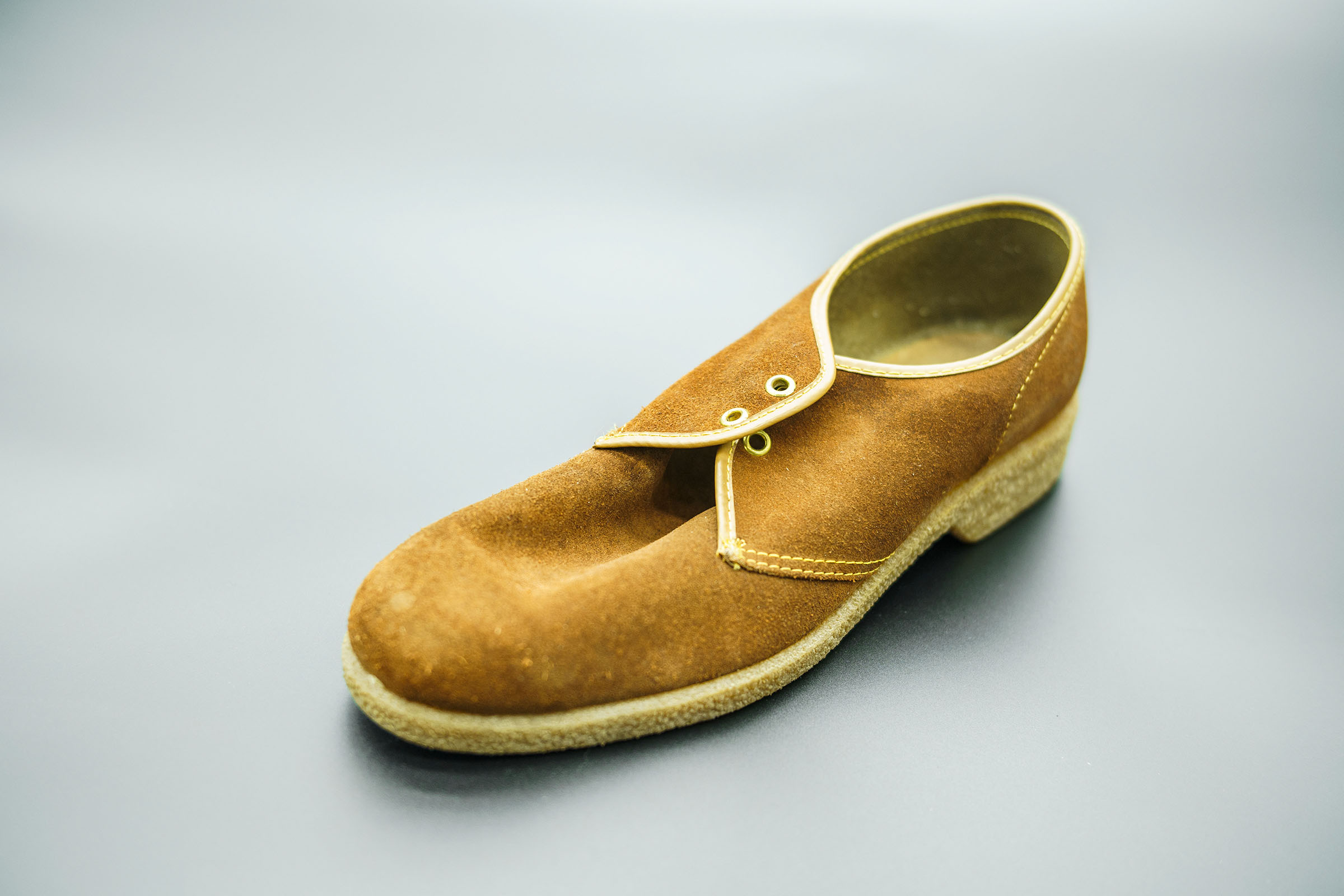 Brown suede oxford men’s shoe made by incarcerated peoples 