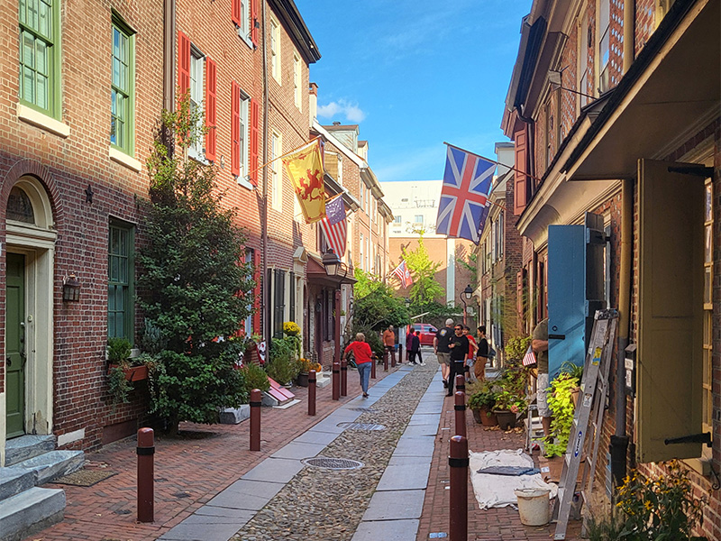 Elfreths Alley in Philedelphia, made in 1703.