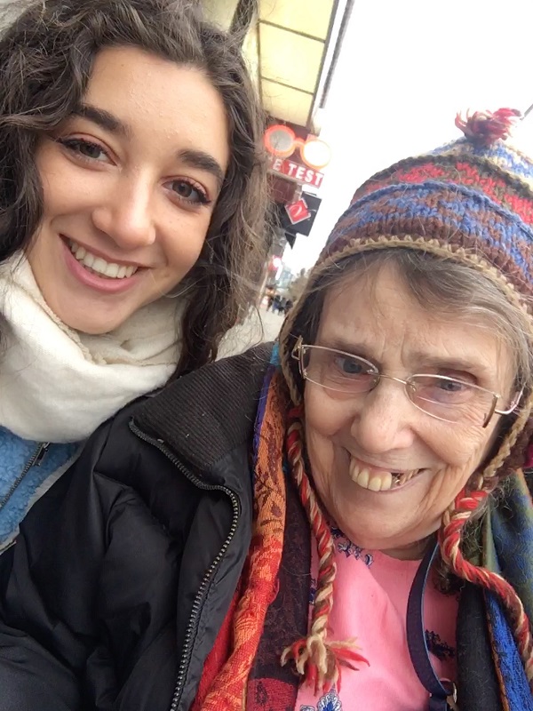 Teri project founder Taryn with her friend Teri 