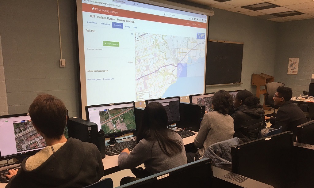 Students in the Geographic Analysis computer lab