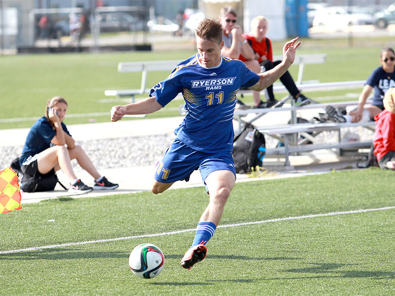 RAMs soccer player on the field, ready for a long pass