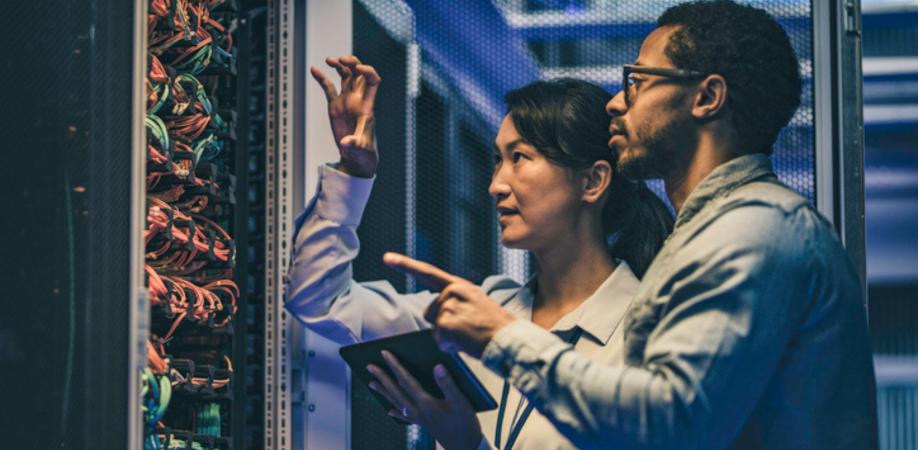 One male and one female working in lab