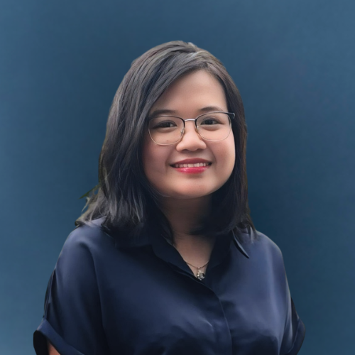 Recruiter Headshots w/Navy Backgrounds - Lexie