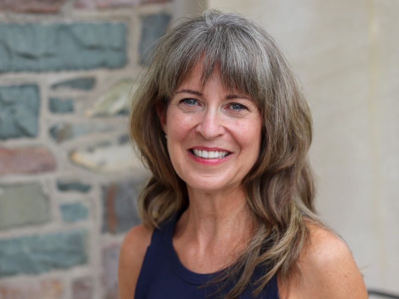 Head shot of Lisa Taylor