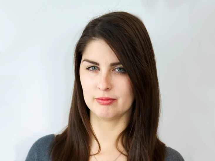 Headshots Rhiannon Johnson.