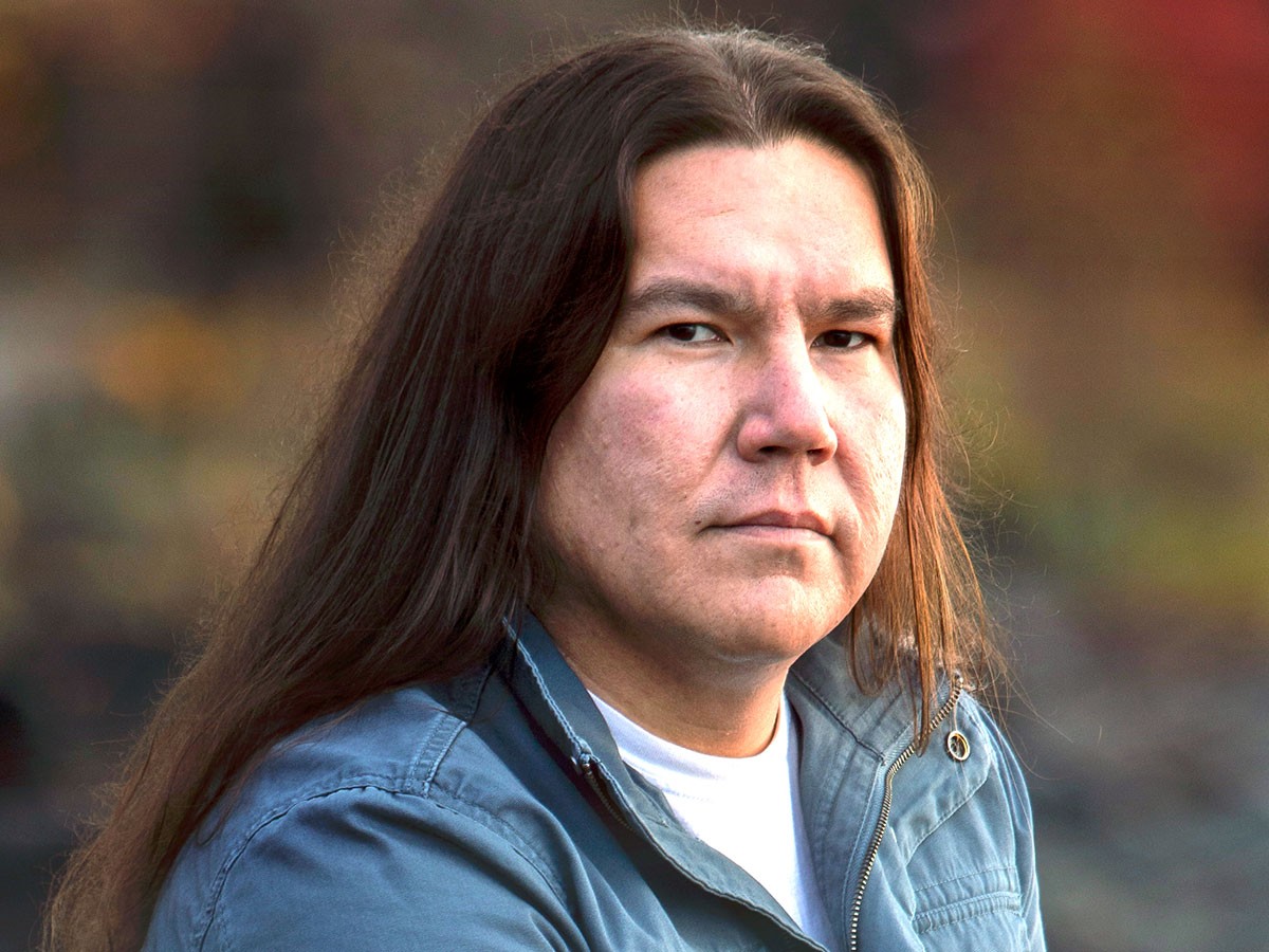 Headshot of Waubgeshig Rice.