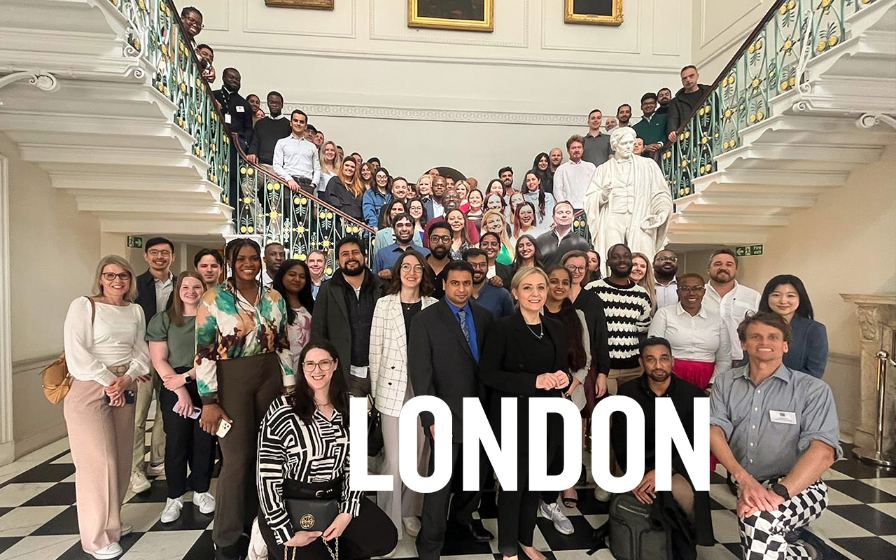 Large group of students and faculty during their London trip 