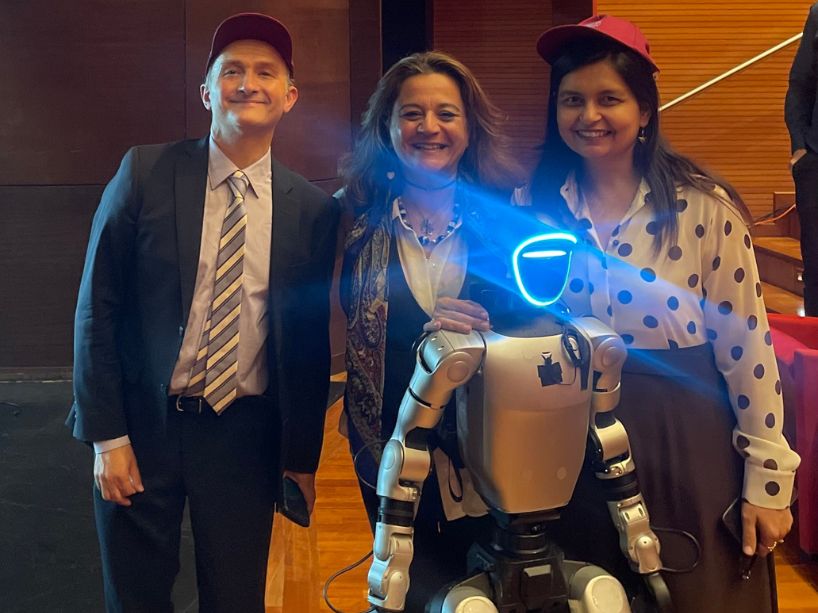 TMT July Stories - this-tmu-phd-student-is-teaching-robots-to-help-humans-feel-less-alone-1