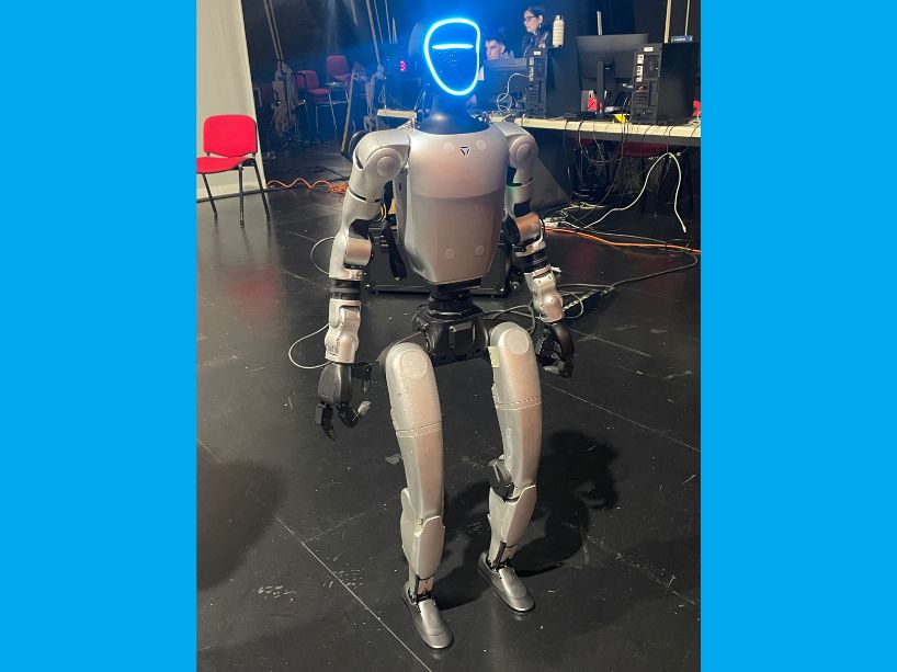 TMT July Stories - this-tmu-phd-student-is-teaching-robots-to-help-humans-feel-less-alone-4