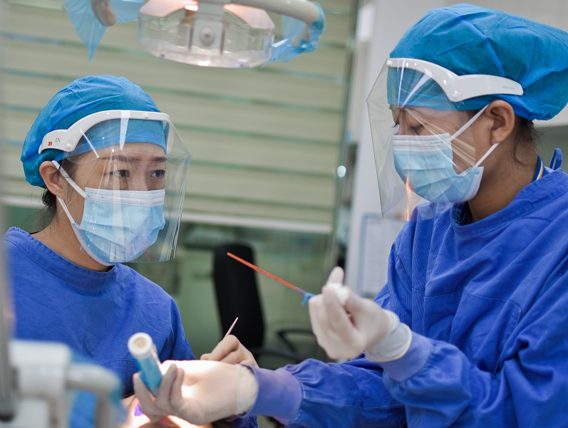 Students working in state-of-the-art lab 