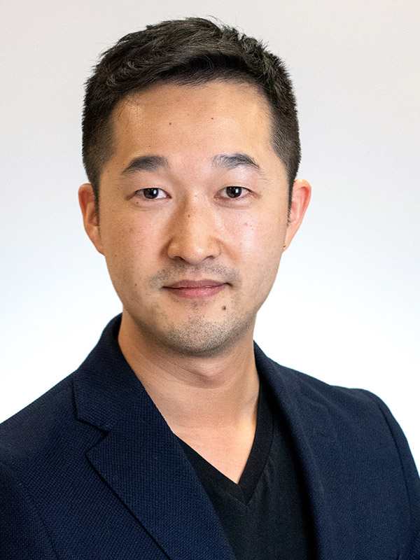 Dr. Seung Hwan (Mark) Lee, Interim Director, Retail Management | Associate Professor 