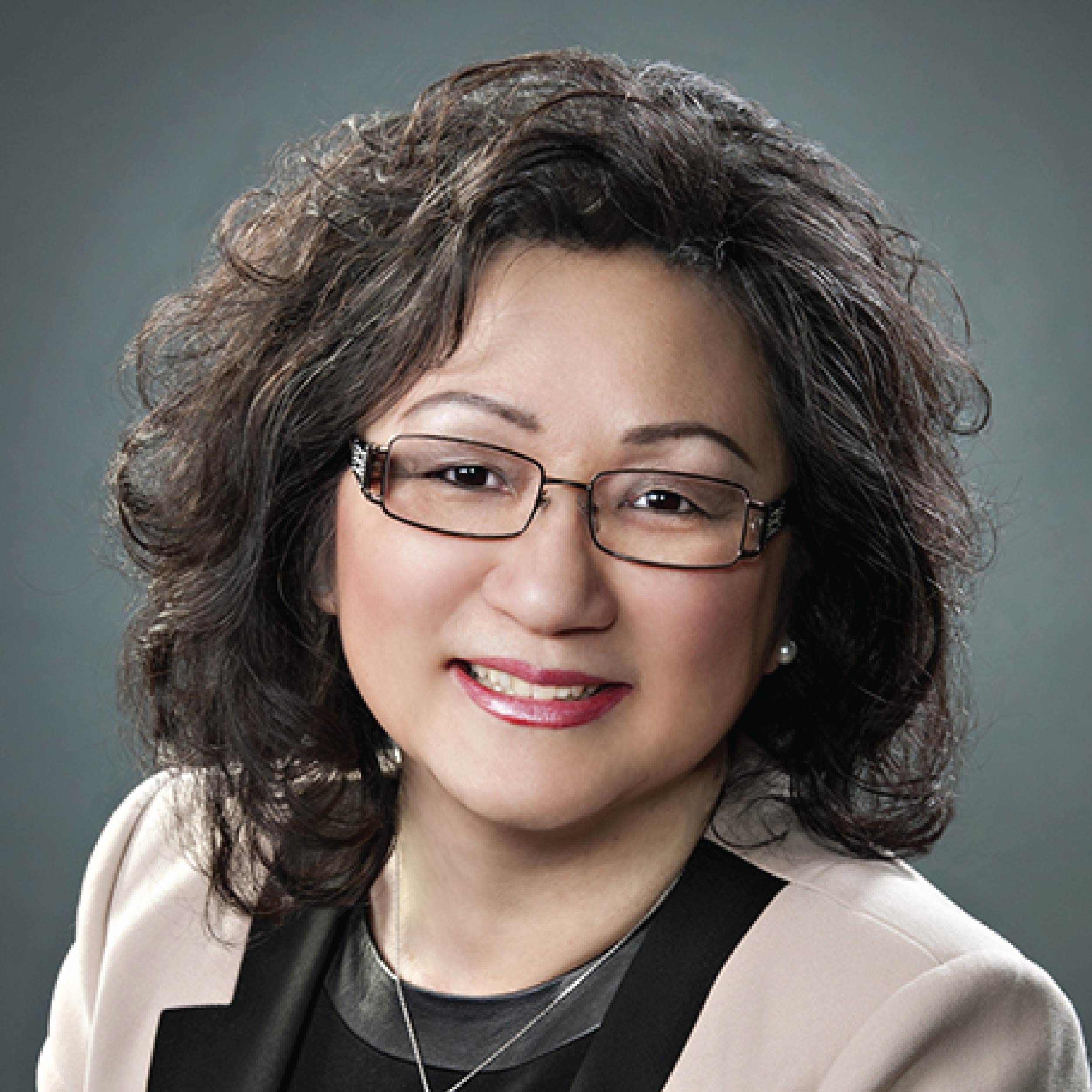 Portrait of Teresa Woo-Paw