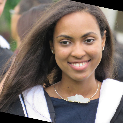 Headshot of Lina Elfaki for Soapbox Science Junior 2018.
