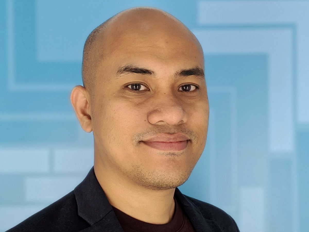 Regnard Raquedan headshot