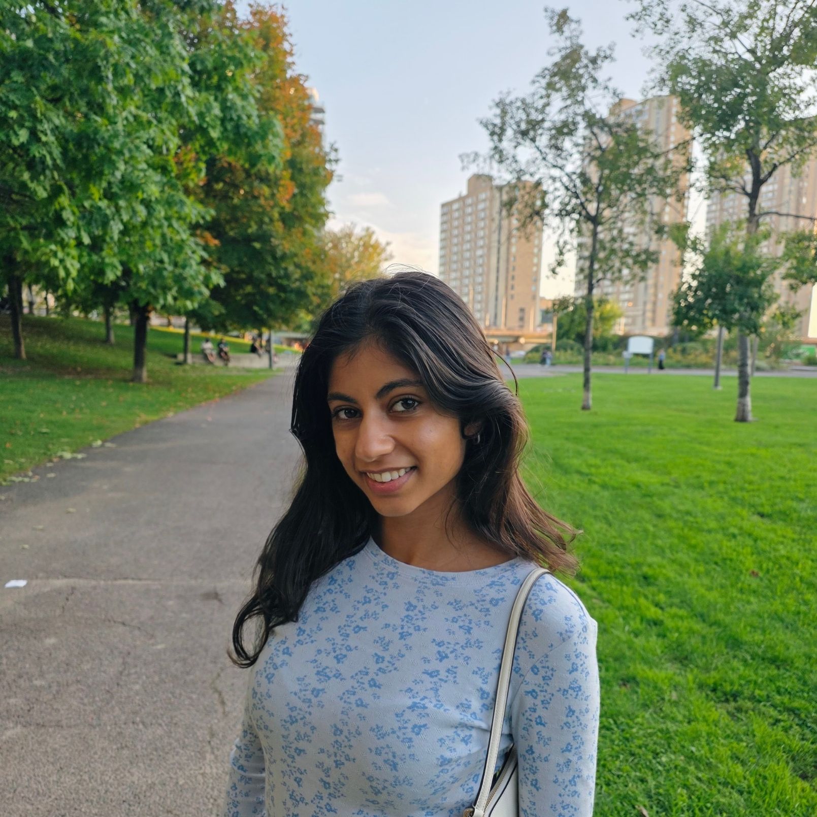 Noor Dhanju Headshot