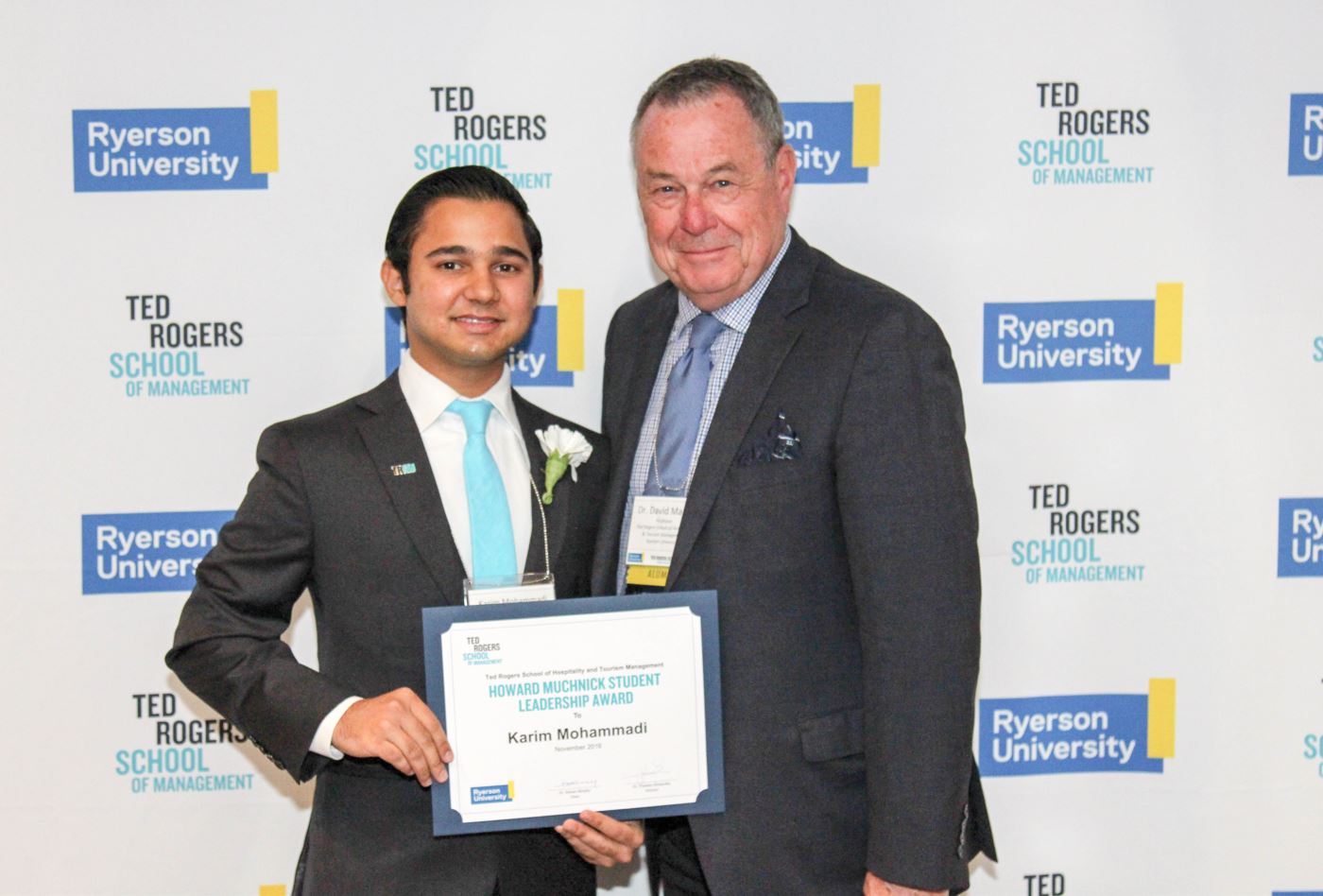 Karim Mohammadi receiving the Howard Muchnick Student Leadership Award