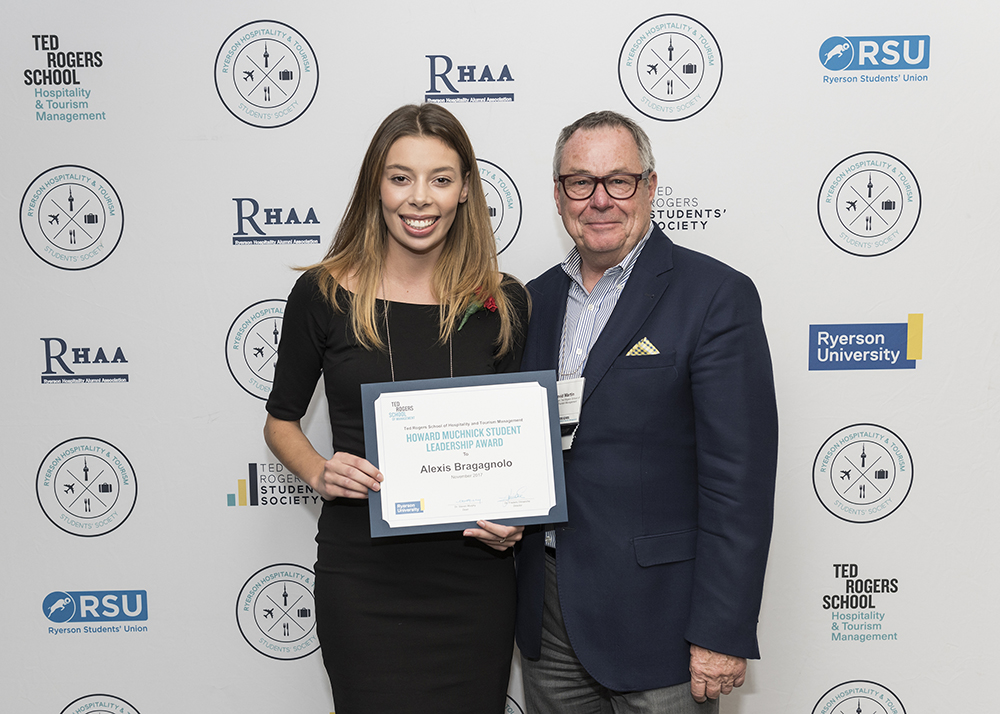 Alexis Bragagnolo receiving the Howard Muchnick Leadership Award