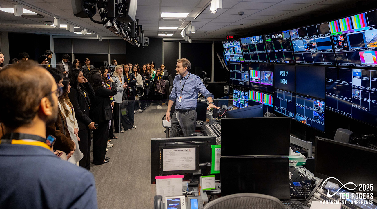 Students at a news room demonstration