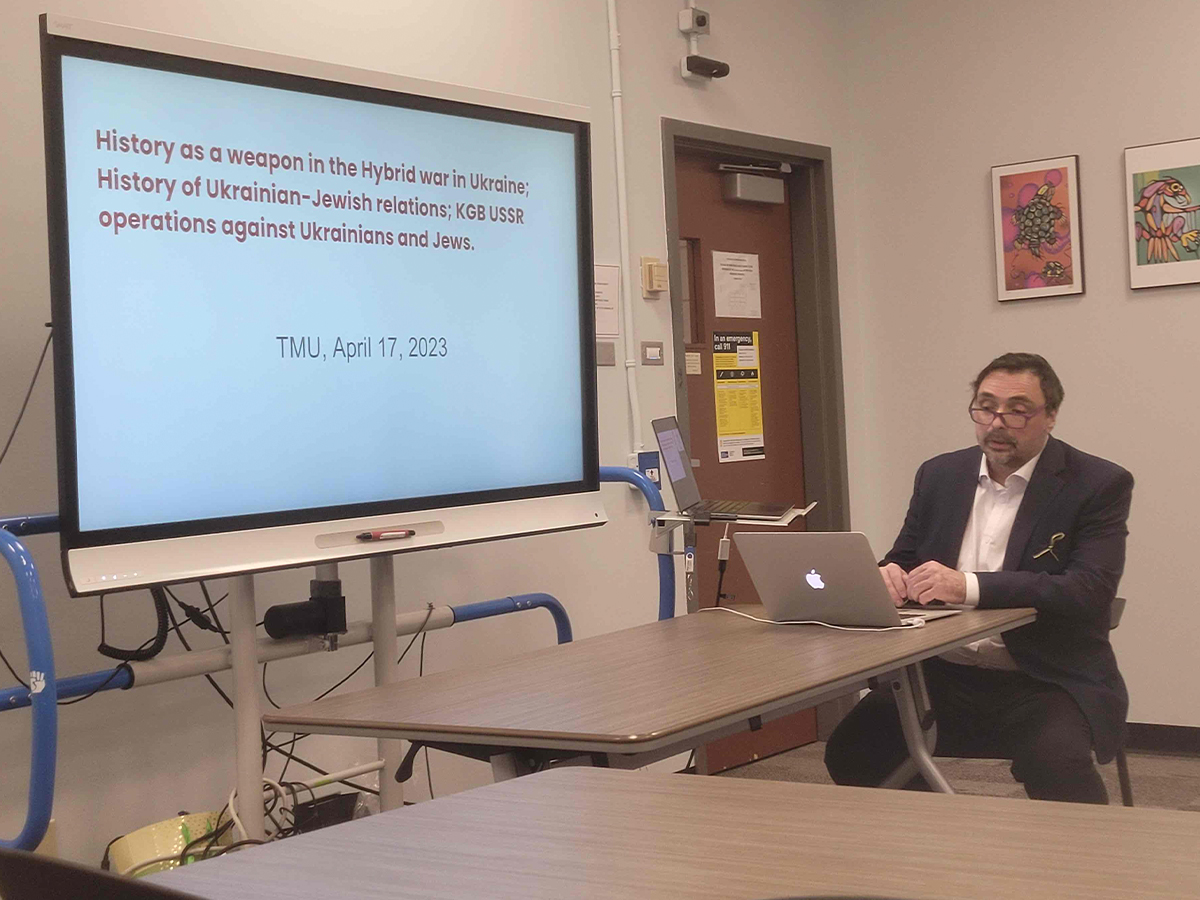 Alik Gomelski presents at Toronto Metropolitan University