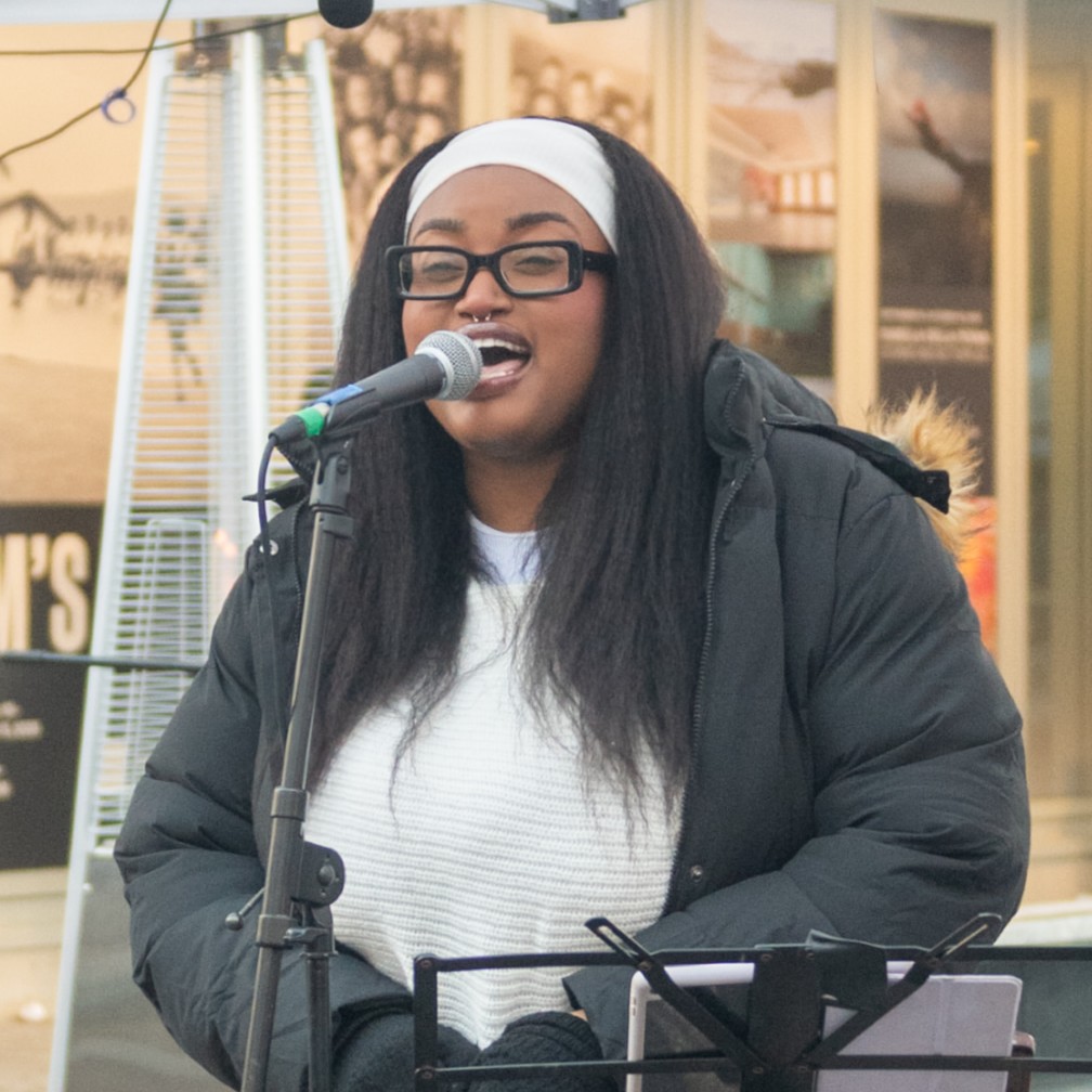 Rianna Jones singing.