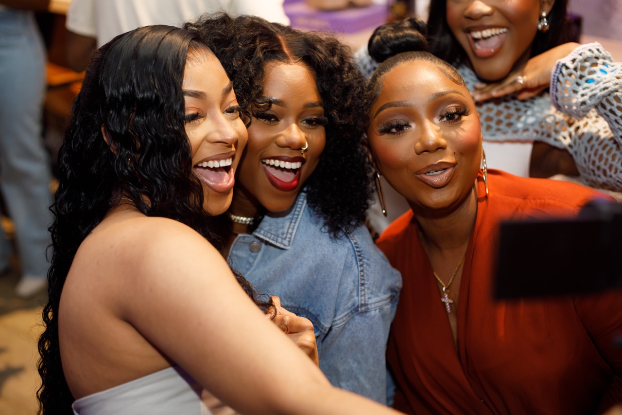 event photo taking pictures