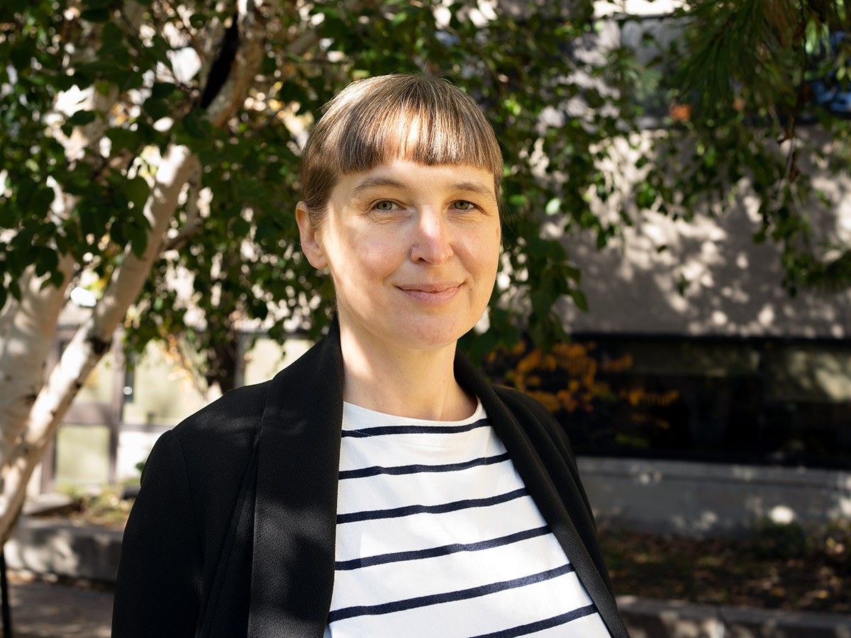 Julia Jamrozik Portrait