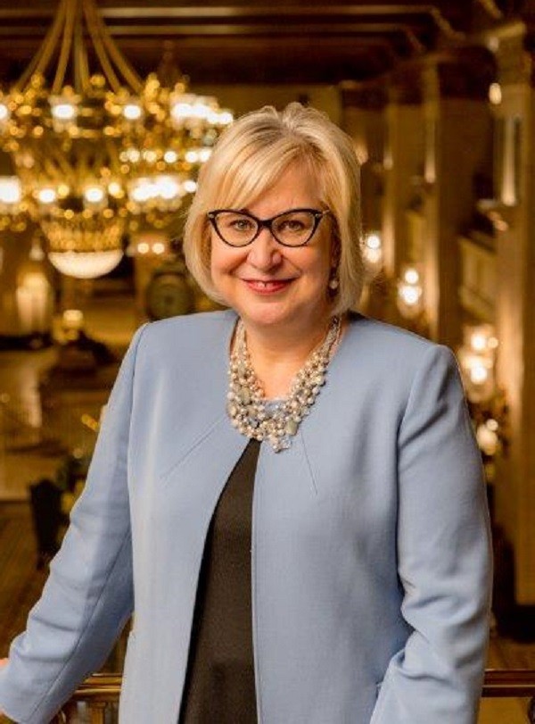 Anna Chartres